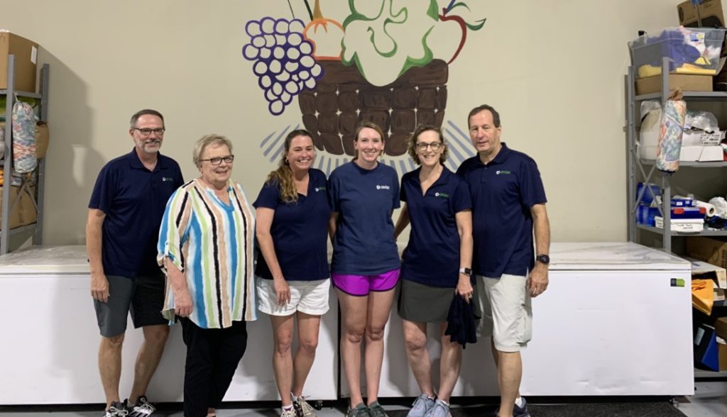 Avizo Team members volunteering at Prodisee Pantry